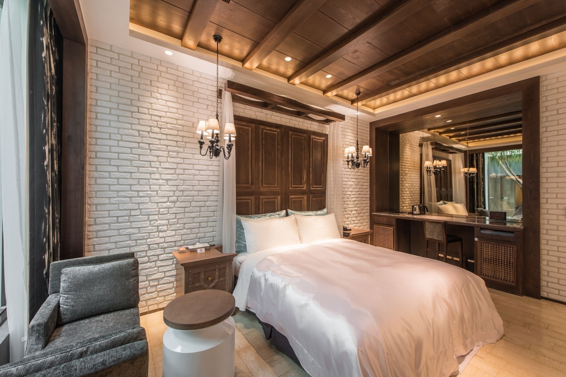 down duvets, free minibar, desk, blackout curtains