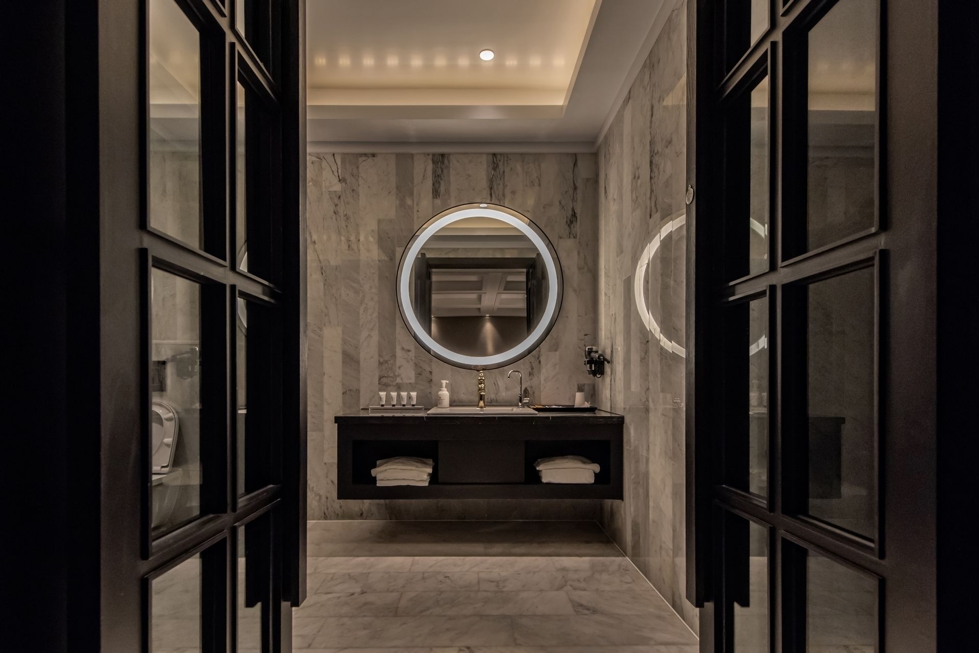 superior double room (check-in after 21:00) | bathroom sink