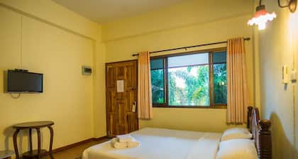Chiang Kham Tilue Resort