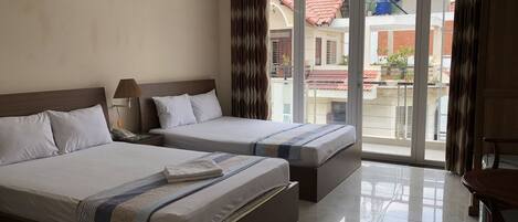 Minibar, desk, free WiFi