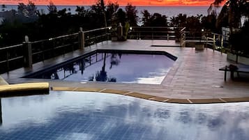 Deluxe Triple Room with Sea View | Strand-/havudsigt