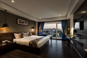 Living area - Hotel Saffron Crest (Jalpaiguri)