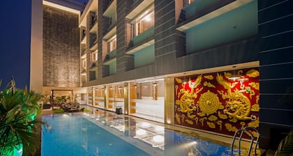 Hotel Saffron Crest
