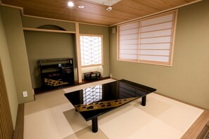 Junior Suite Room | Premium bedding, down comforters, pillowtop beds, individually decorated - Kyoto Kamanza Hotel (Kyoto)