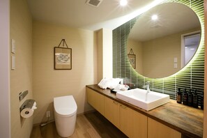 Luxury Twin Room | Premium bedding, down duvets, pillow-top beds, individually decorated - Kyoto Kamanza Hotel (Kyoto)