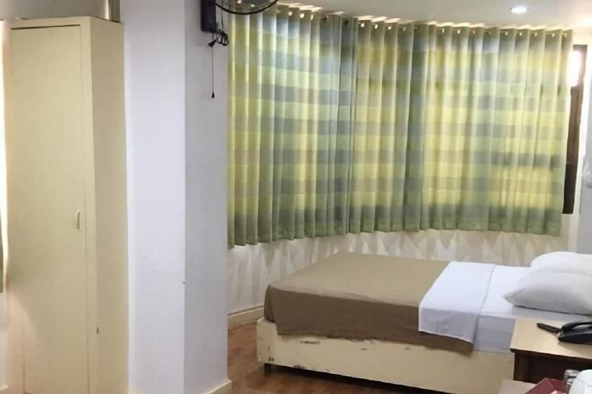 Bureau, Wi-Fi gratuit, draps fournis