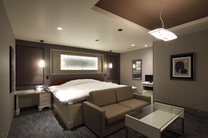 Standard Double Room | Minibar, individually decorated, individually furnished, desk - Hotel Valentine Togo - Adults Only (Togo)