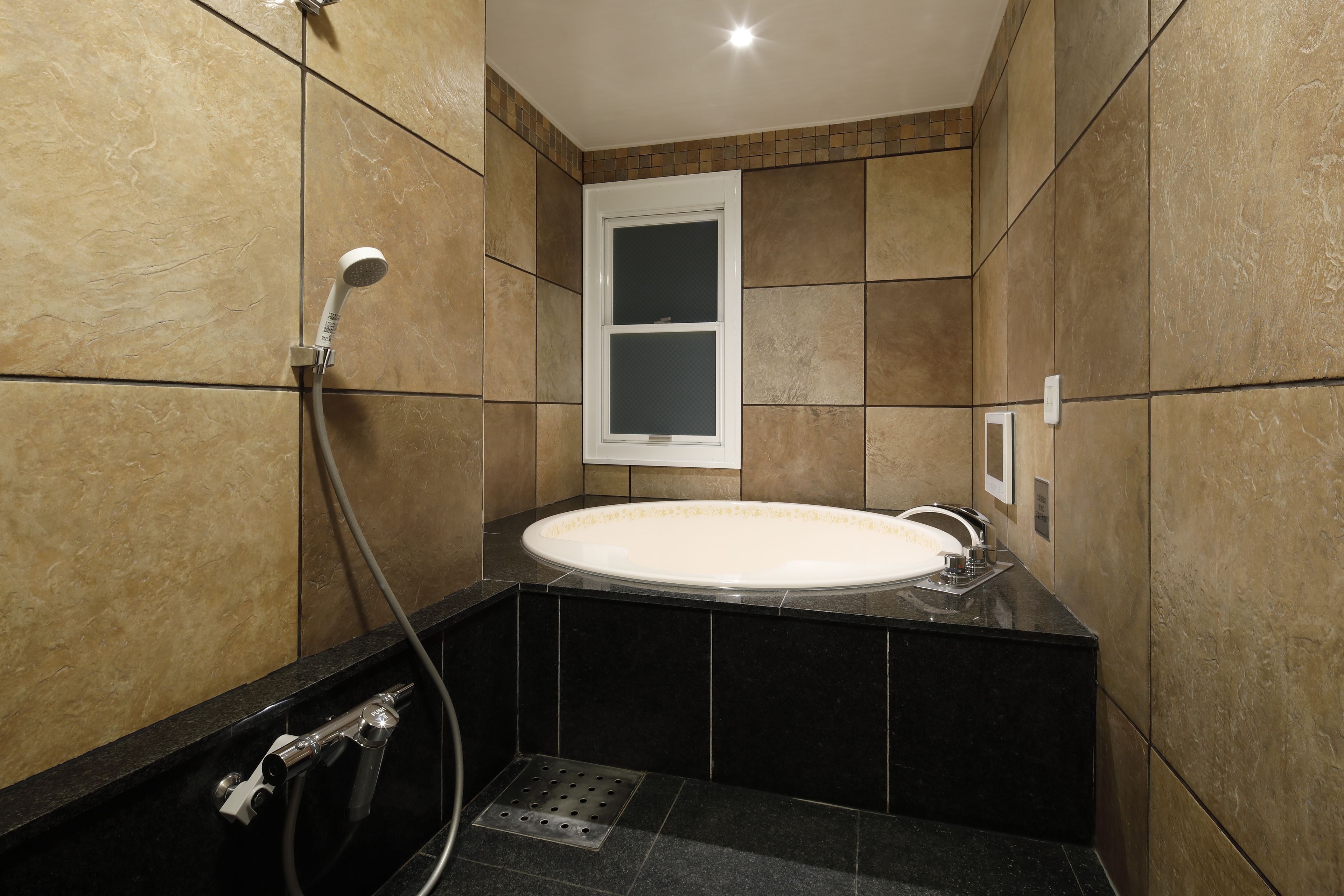Deluxe Double Room | Bathroom | Separate bathtub and shower, deep-soaking bathtub, free toiletries