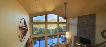 Ruidoso Mountainview Retreat-Hot Tub, Pool Table, Sleeps 10