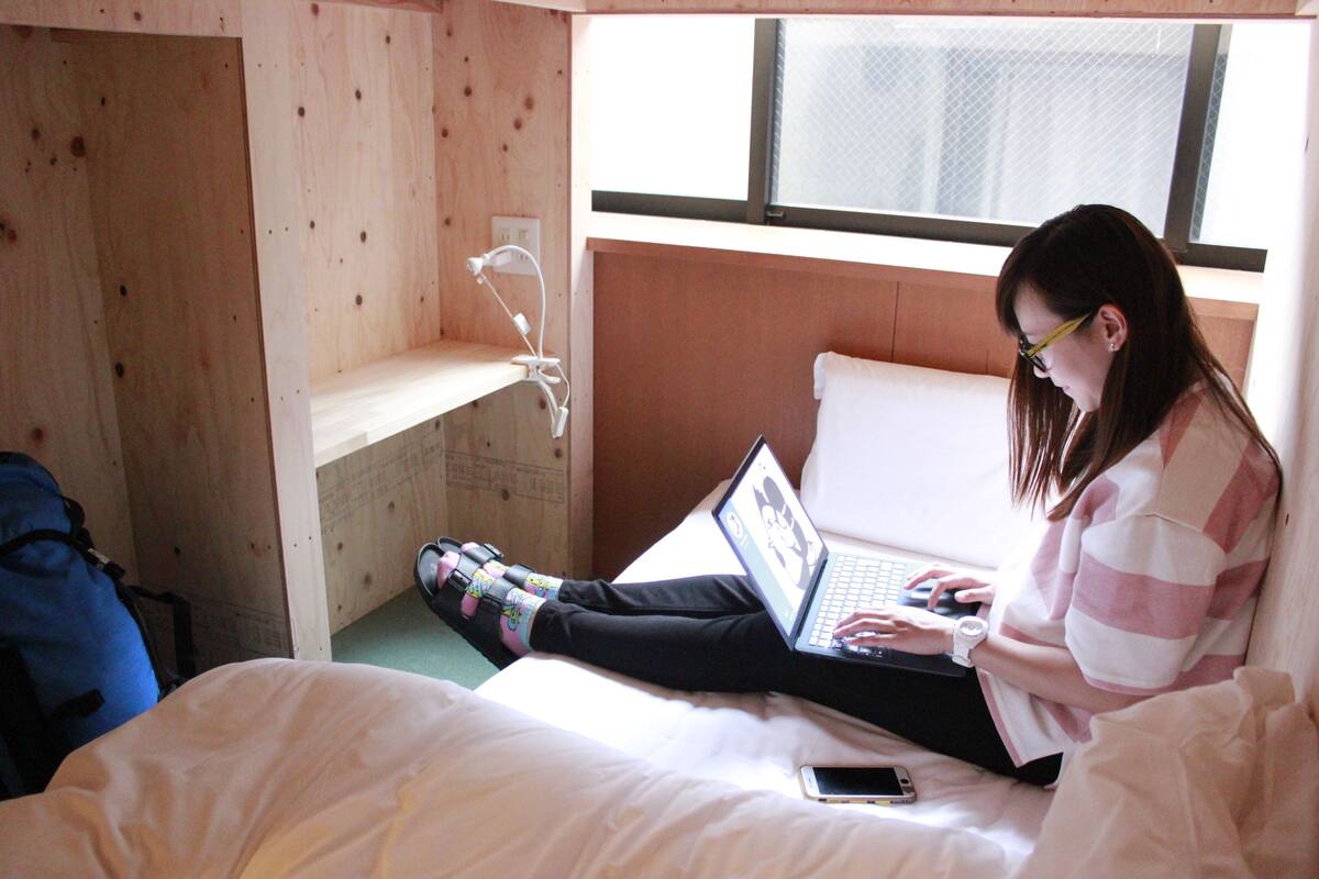 Standard Shared Dormitory, Mixed Dorm, Non Smoking | Desk, blackout drapes, iron/ironing board (on request), WiFi (free)