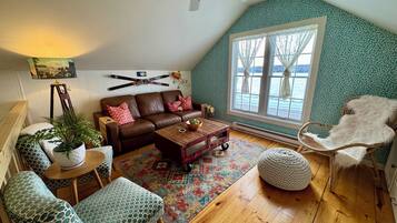 TV connectée, livres, chaßne hi-fi