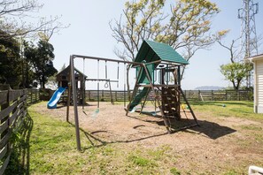 儿童活动区 - 室外