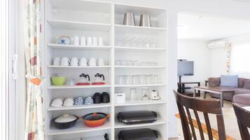 Hus (TEA TREES 2) | Eget kjøkken | Kjøleskap, mikrobølgeovn, ovn og kokeplater