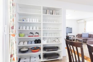 Casa (TEA TREES 2) | Cozinha privada | Geladeira grande, micro-ondas, fogão, cooktop