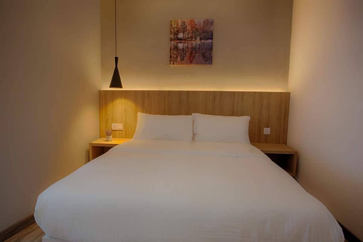 Desk, soundproofing, iron/ironing board, free WiFi