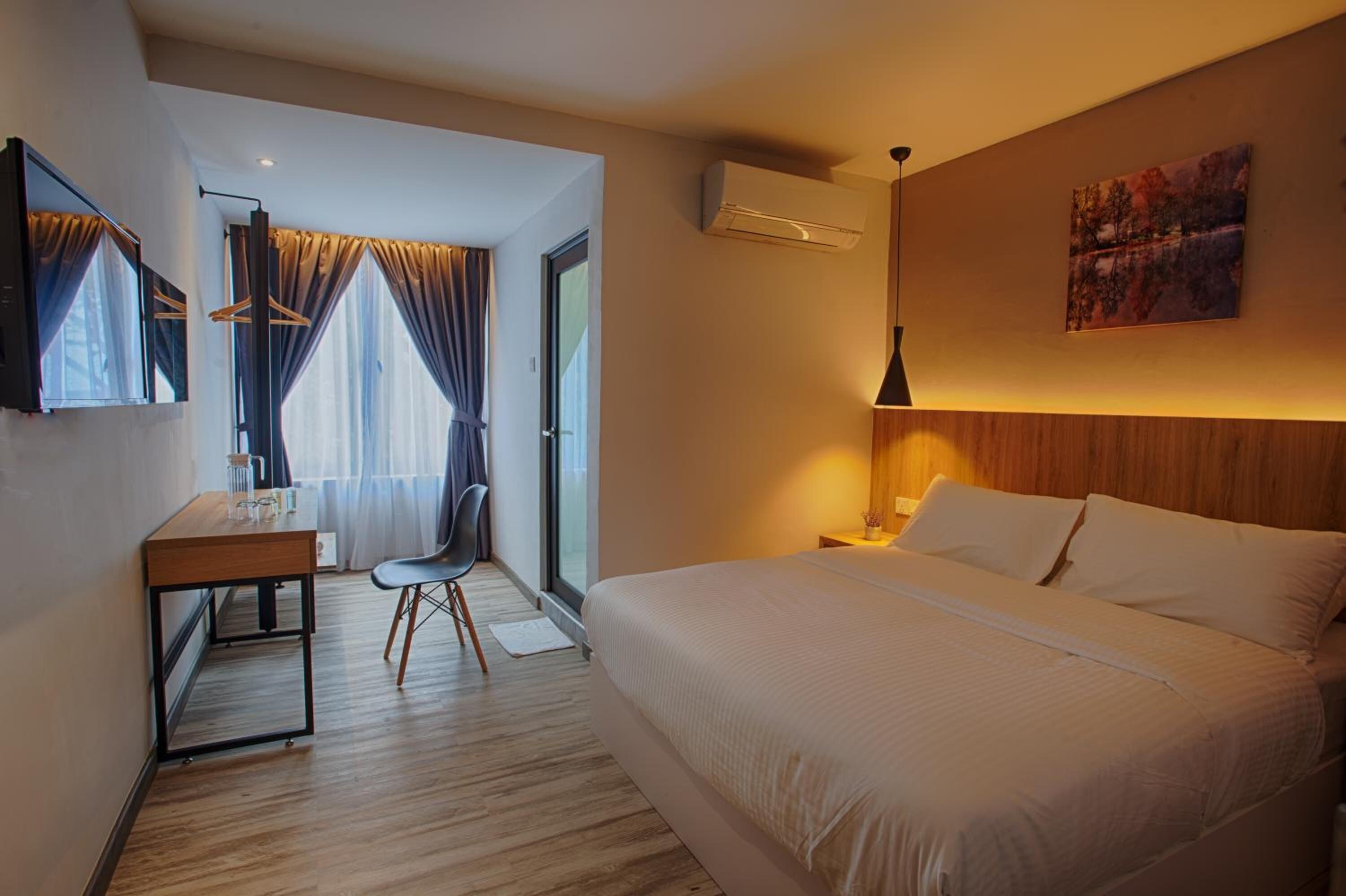 desk, soundproofing, iron/ironing board, free wifi