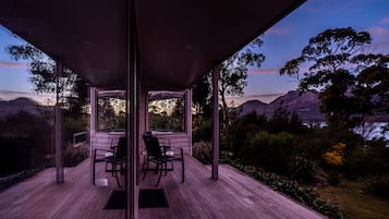 Superior House, 2 Bedrooms, Mountain View, Oceanfront | Mountain view