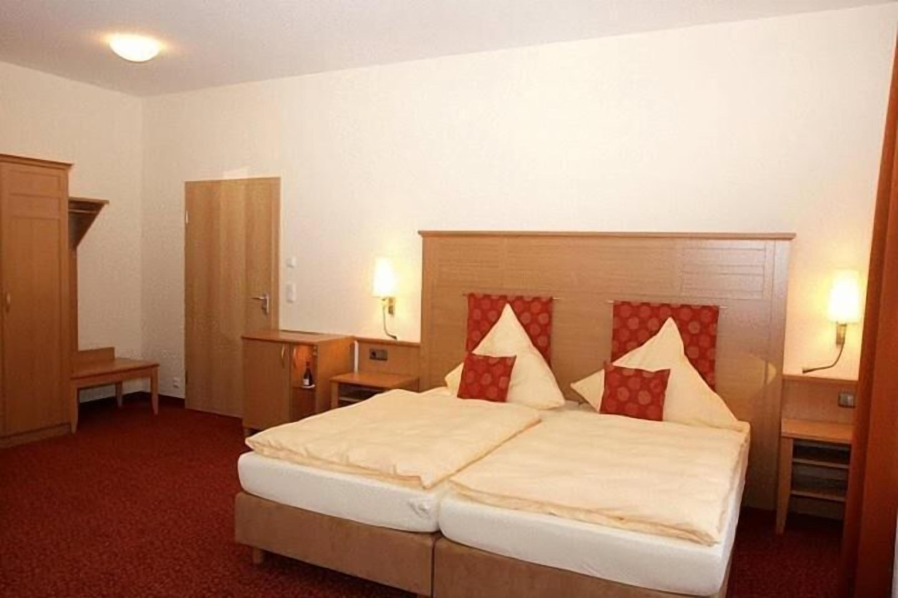 minibar, in-room safe, desk, iron/ironing board