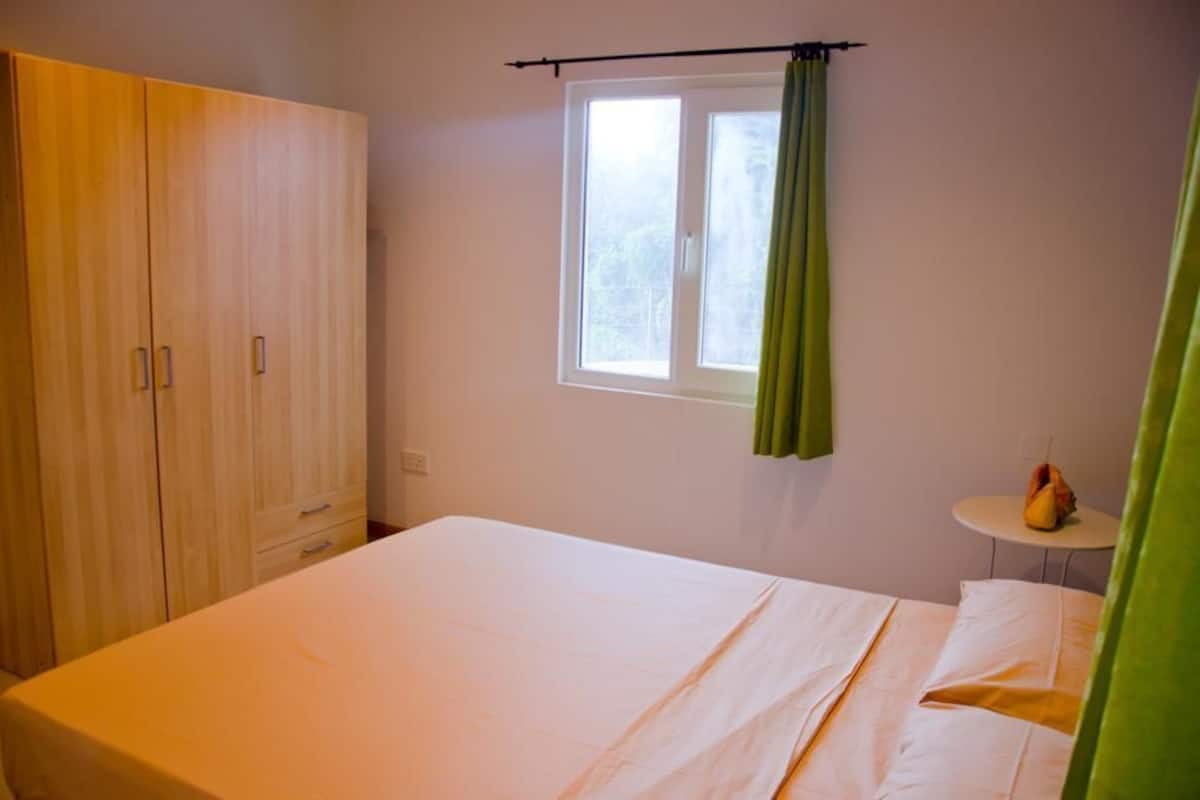 Apartment, 2 Bedrooms | Seterika/papan seterika, Wi-fi percuma, dihias secara berasingan 