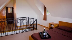 Apartemen, 3 kamar tidur | Setrika/meja setrika, Wi-Fi gratis, dan didekorasi berbeda-beda