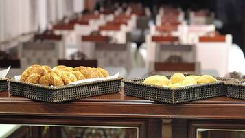 Tägliches inbegriffenes Frühstücksbuffet