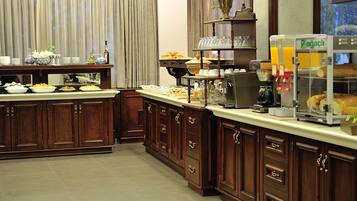 包每日自助早餐