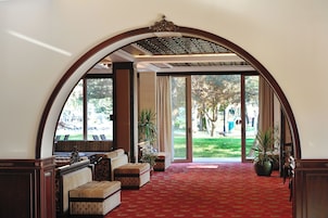 Área de estar no saguão