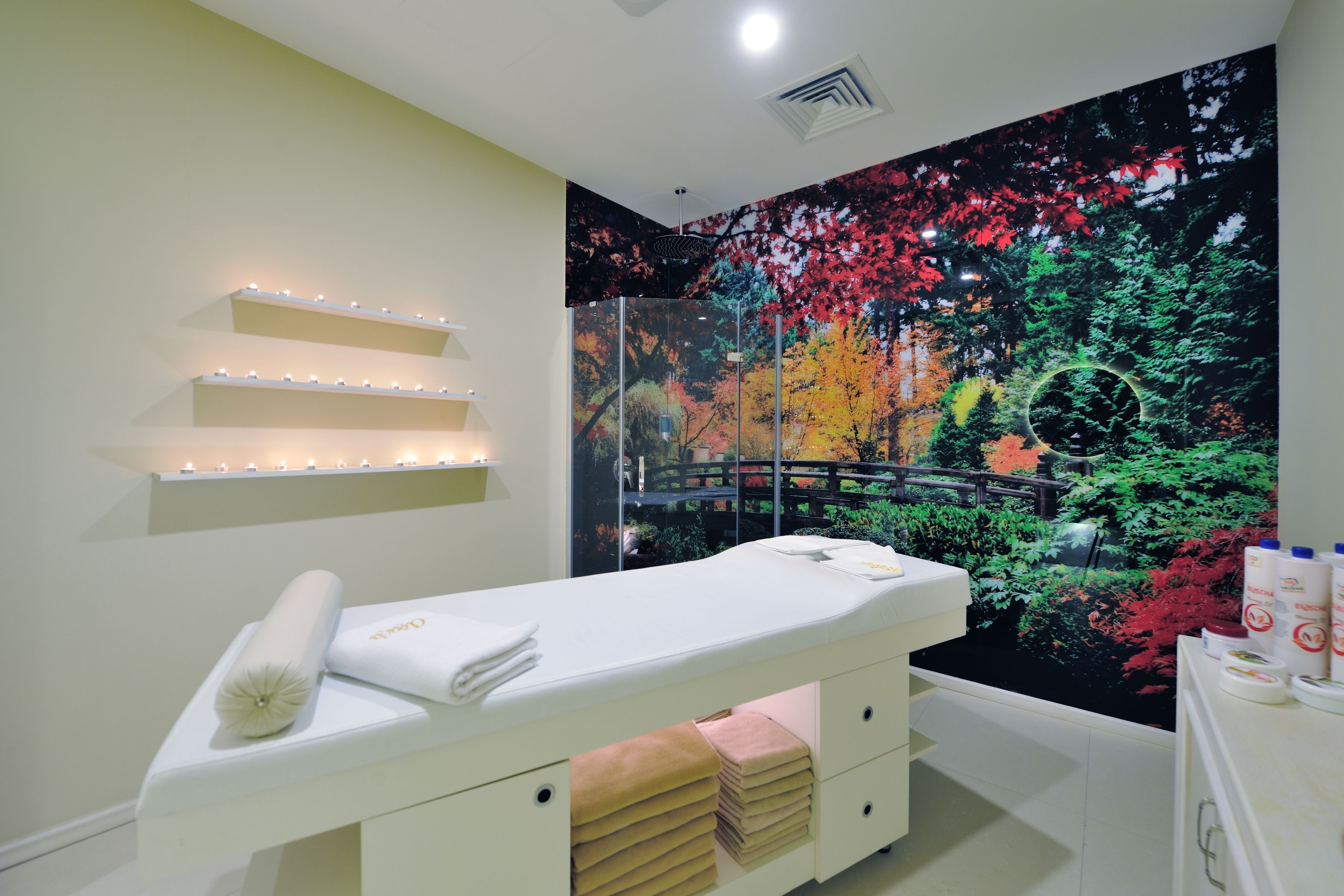 Turkish bath, 2 treatment rooms