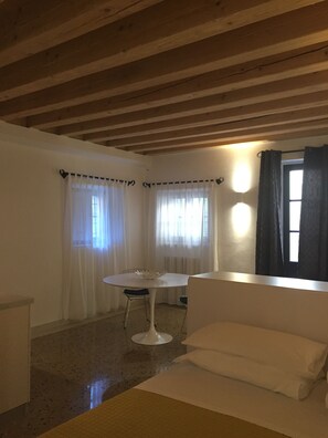 Dreibettzimmer, Gartenblick