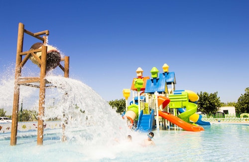 Camping y Bungalows Monmar