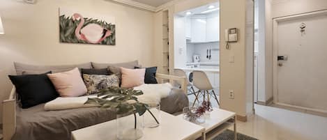 304 | Living area | LED TV