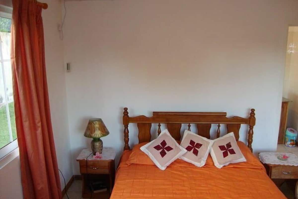 Desk, iron/ironing board, WiFi (surcharge)