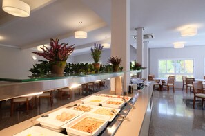 Daily buffet breakfast (EUR 7 per person)