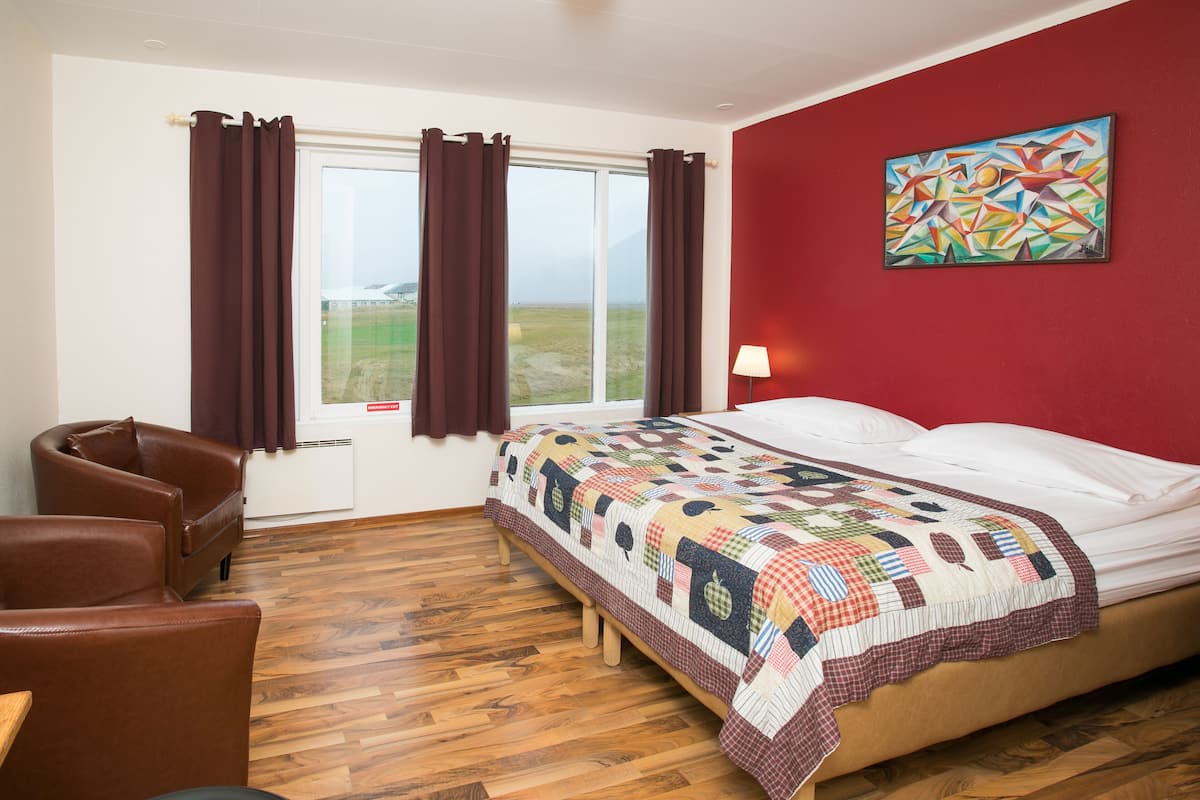 Standaard kamer, 1 twee- of 2 eenpersoonsbedden | Een bureau, gratis wifi, beddengoed