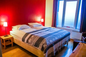 Basic-Doppel- oder -Zweibettzimmer