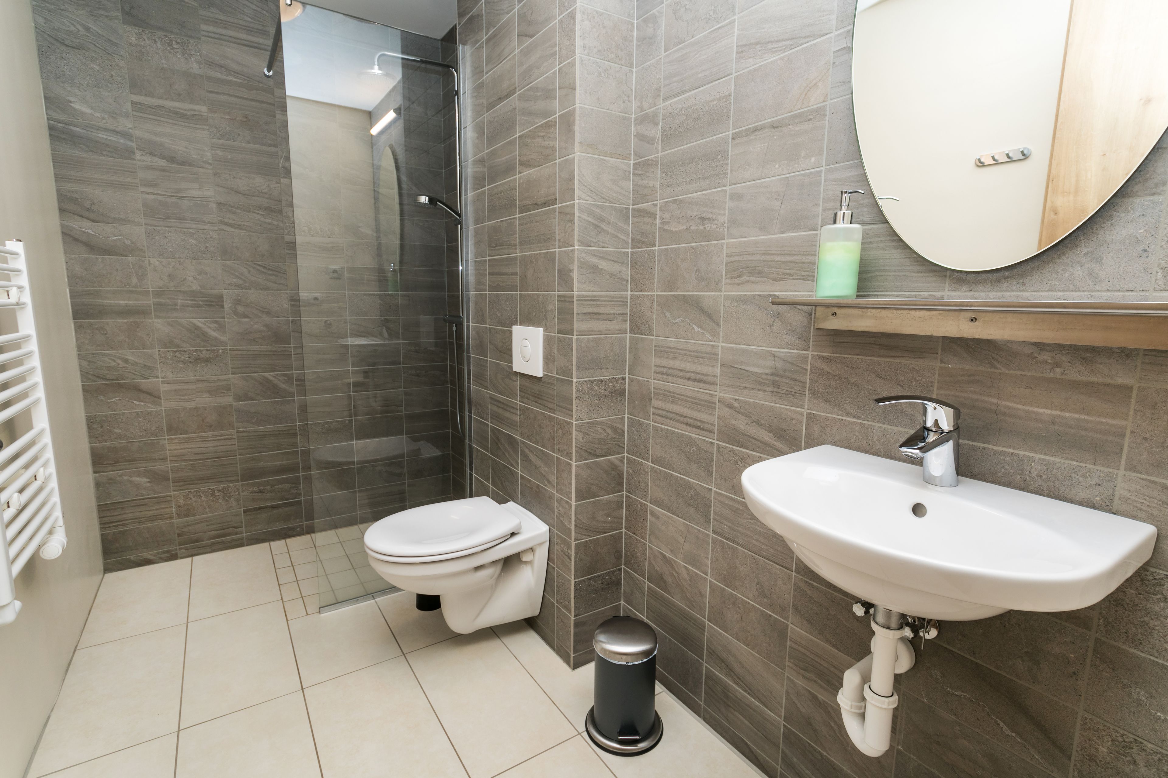 comfort double room (xl) | bathroom | shower, free toiletries, hair dryer, towels