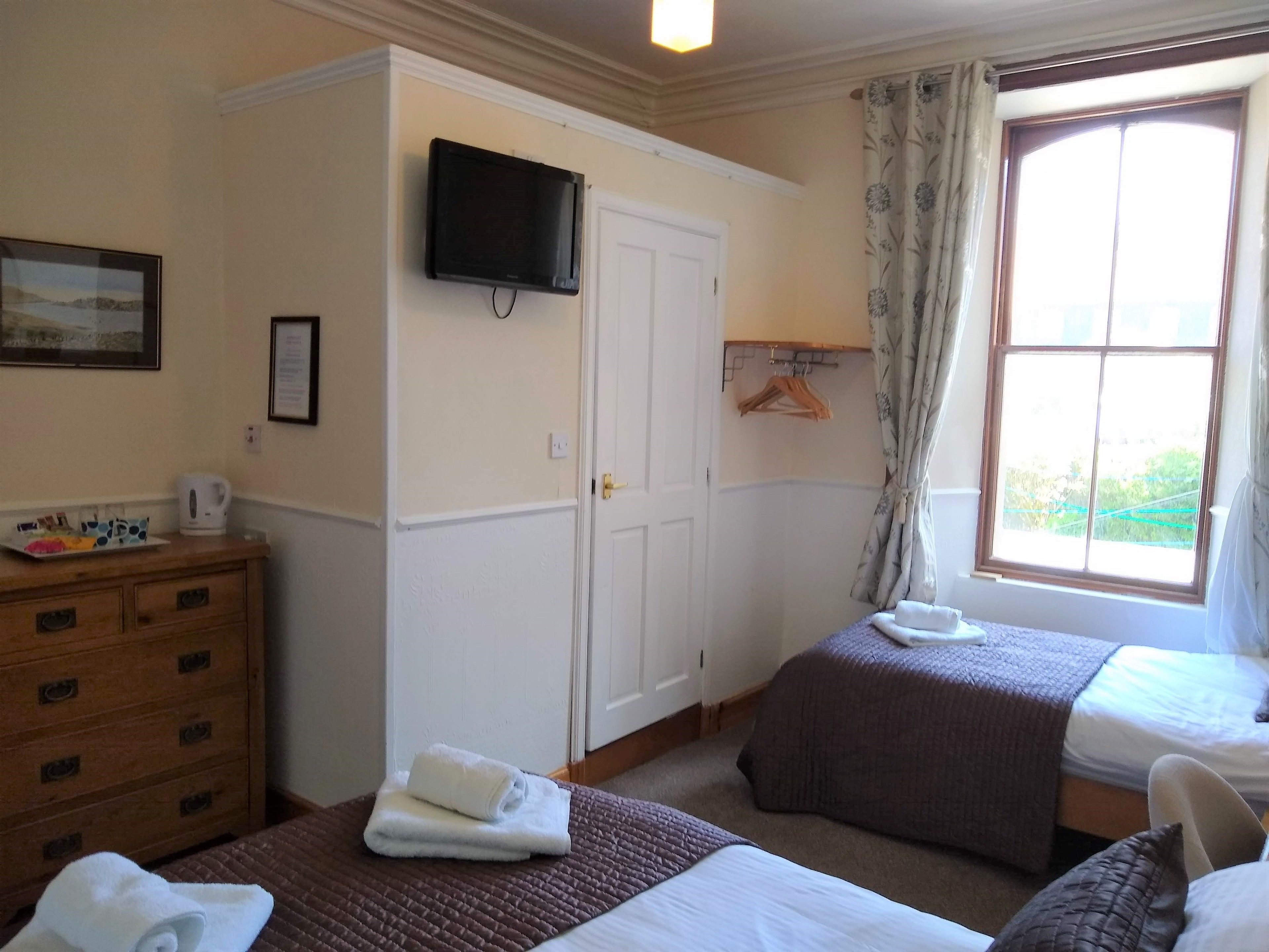 family room, ensuite, garden view | 1 bedroom, premium bedding, laptop workspace, iron/ironing board