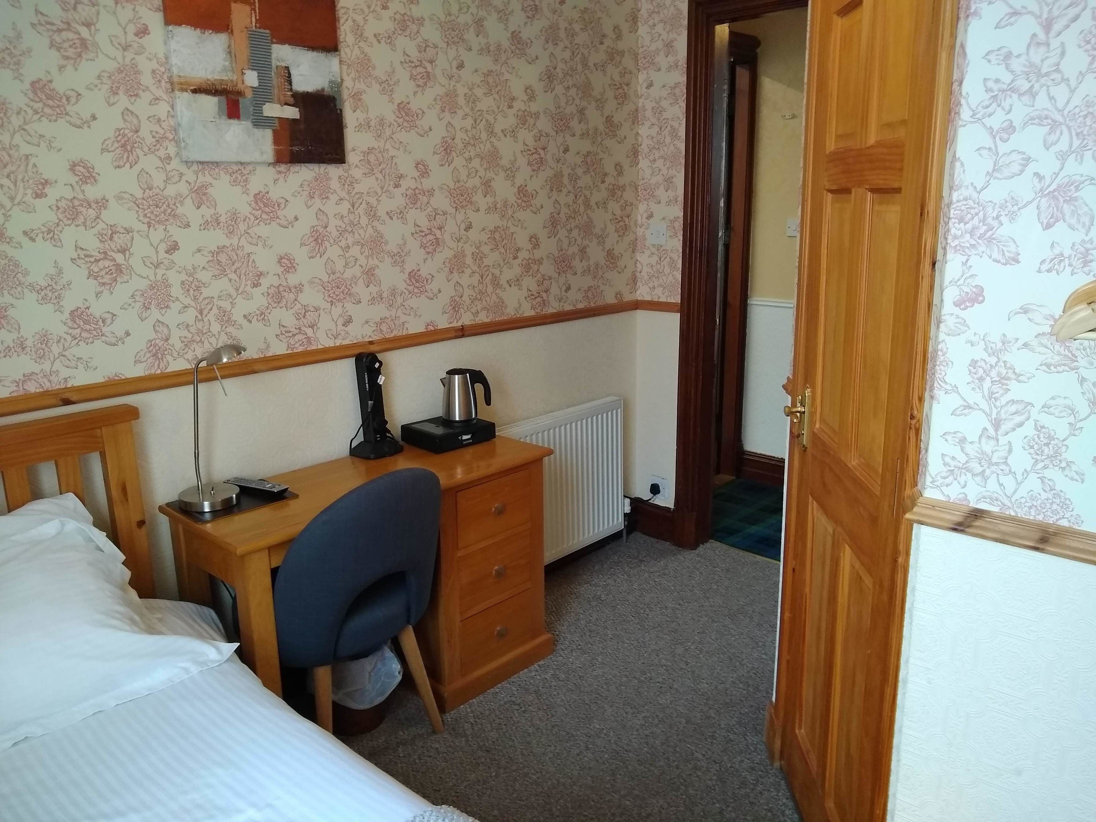 single room, ensuite | 1 bedroom, premium bedding, laptop workspace, iron/ironing board