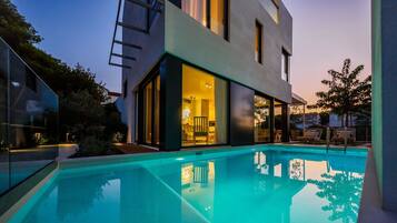 Außenpool, Naturpool