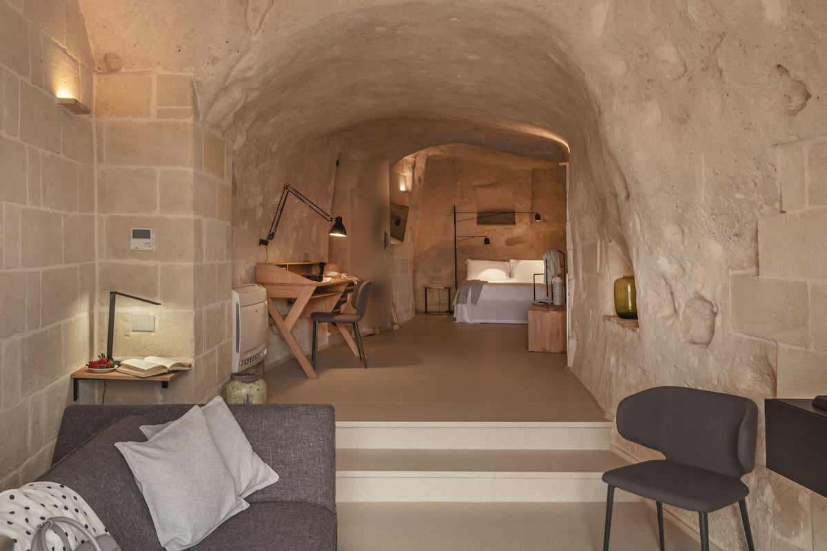 Suite Deluxe(Grotta) | Minibar, safe på rommet, lydisolert og wi-fi (inkludert)