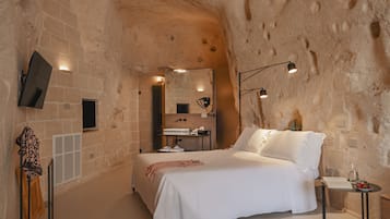 Junior Suite Deluxe ( Grotta) | 1 camera, minibar, una cassaforte in camera, insonorizzazione