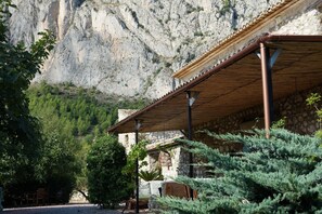 Vista frontal de la propiedad