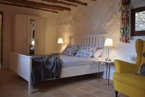 Habitación doble superior, 1 cama Queen size | Ropa de cama de alta calidad y decoración personalizada 