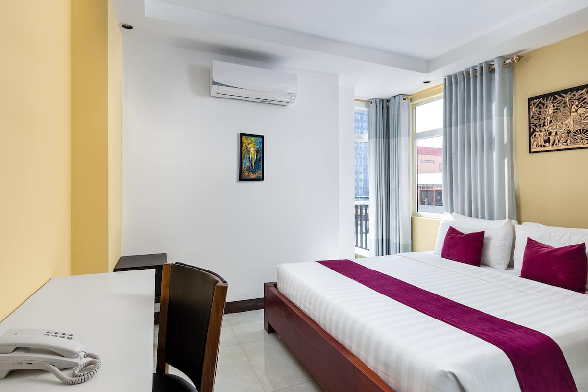 Minibar, in-room safe, desk, blackout curtains