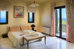Villa, 3 habitaciones, con acceso para personas discapacitadas, vista a la ciudad | 1 habitación y ropa de cama de alta calidad 