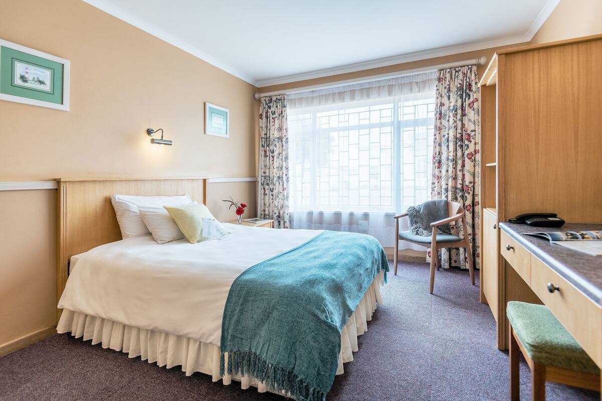 Standard Single Room, 1 Double Bed | In-room safe, WiFi (free), bed sheets