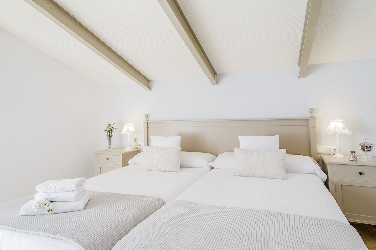 Penthouse (number 6) | Brankas, meja kerja, kedap suara, dan tempat tidur lipat/tambahan