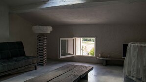 Suite, Ensuite | Living area - Maison D'aliénor (Taillebourg)