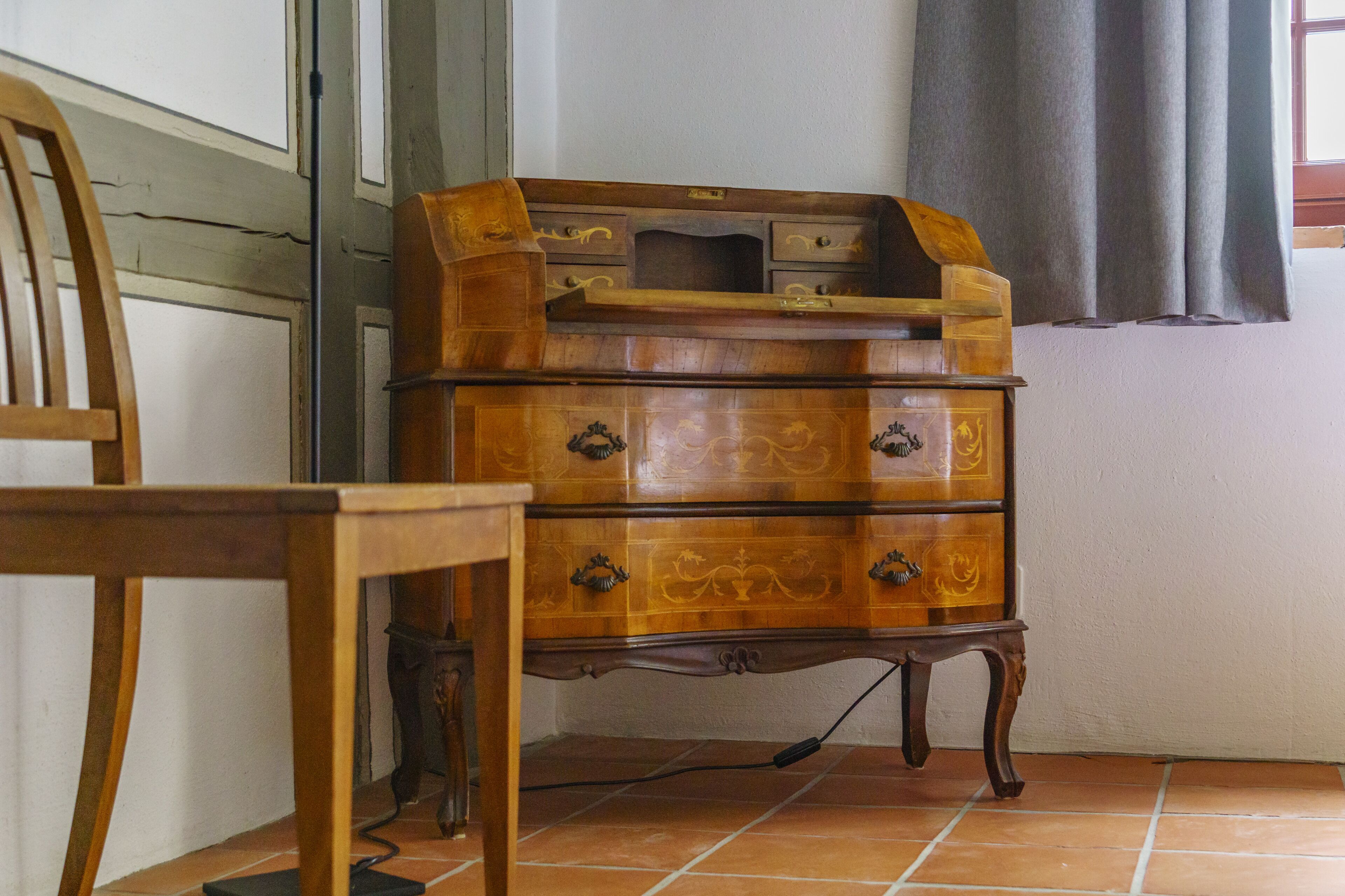 romantic apartment, 3 bedrooms, non smoking, kitchen (nebengebäude 100m) | hypo-allergenic bedding, down duvets, individually decorated