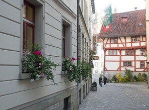 ด้านหน้าที่พัก